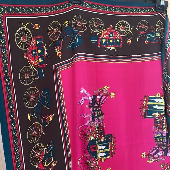 Oversized Stunning Scarf/Wrap/Shawl 34”x71” - Picture 4 of 7